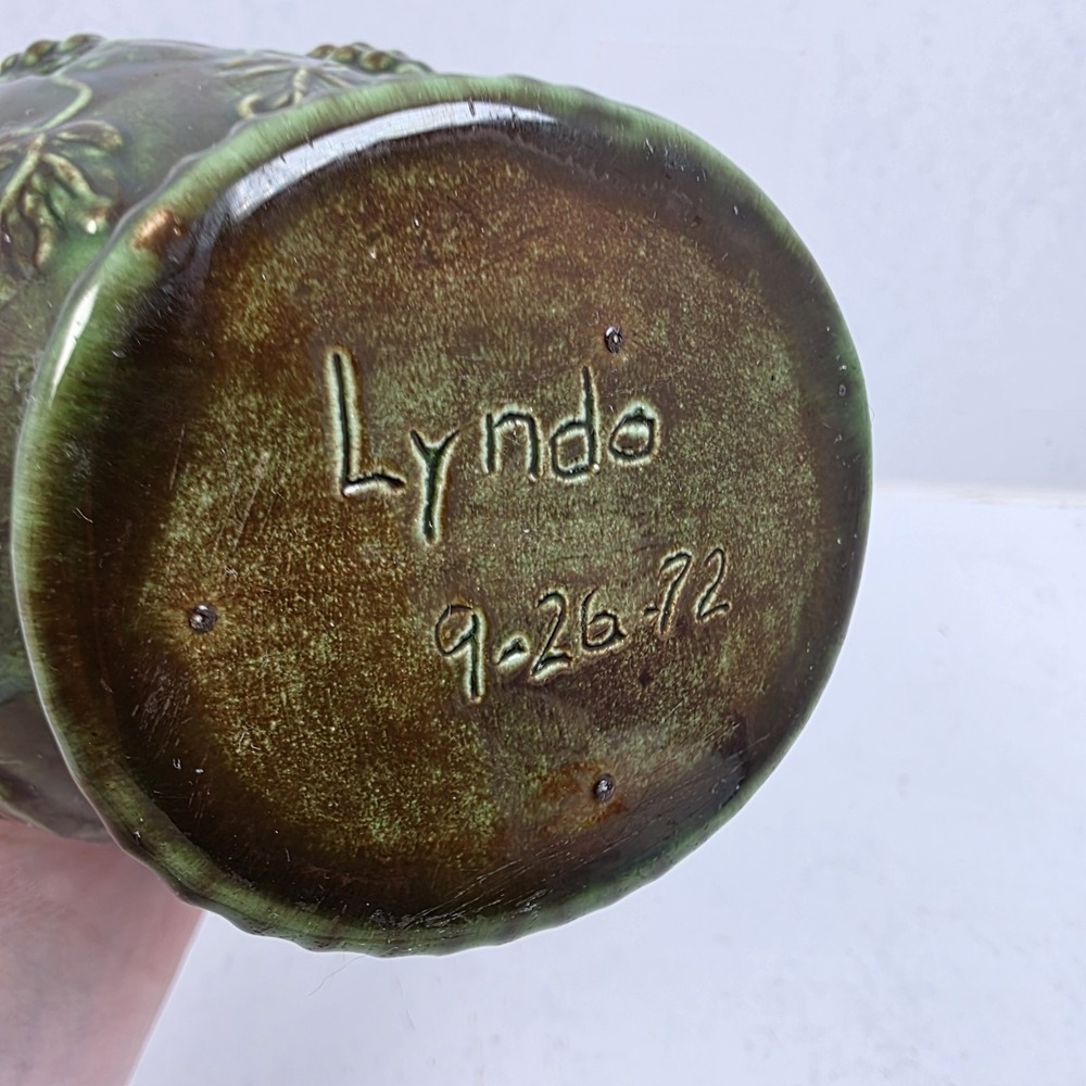 Vtg Signed Ceramic Pitcher Green Majolica Style Jug Dark Academia Cottagecore 6" - Picture 6 of 6